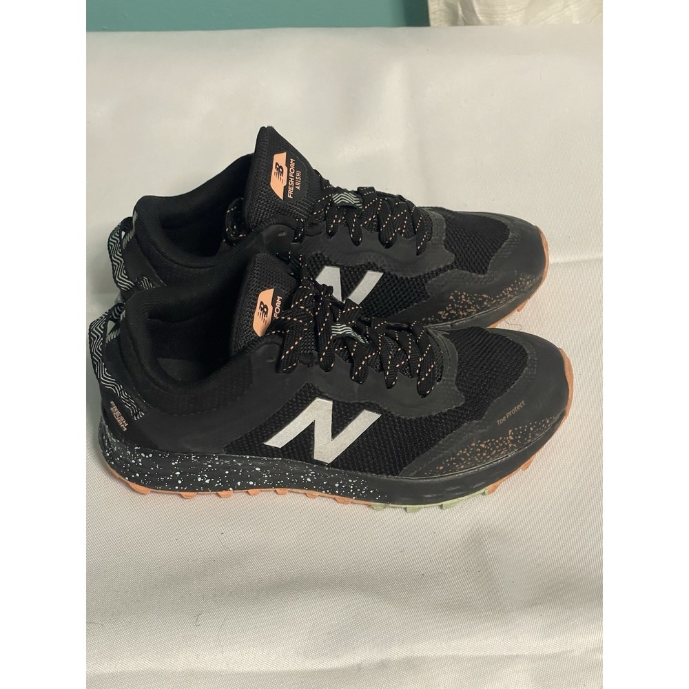 New Balance Fresh Foam Arishi Womens Shoes Size 1.5 Orange /Black Bin4